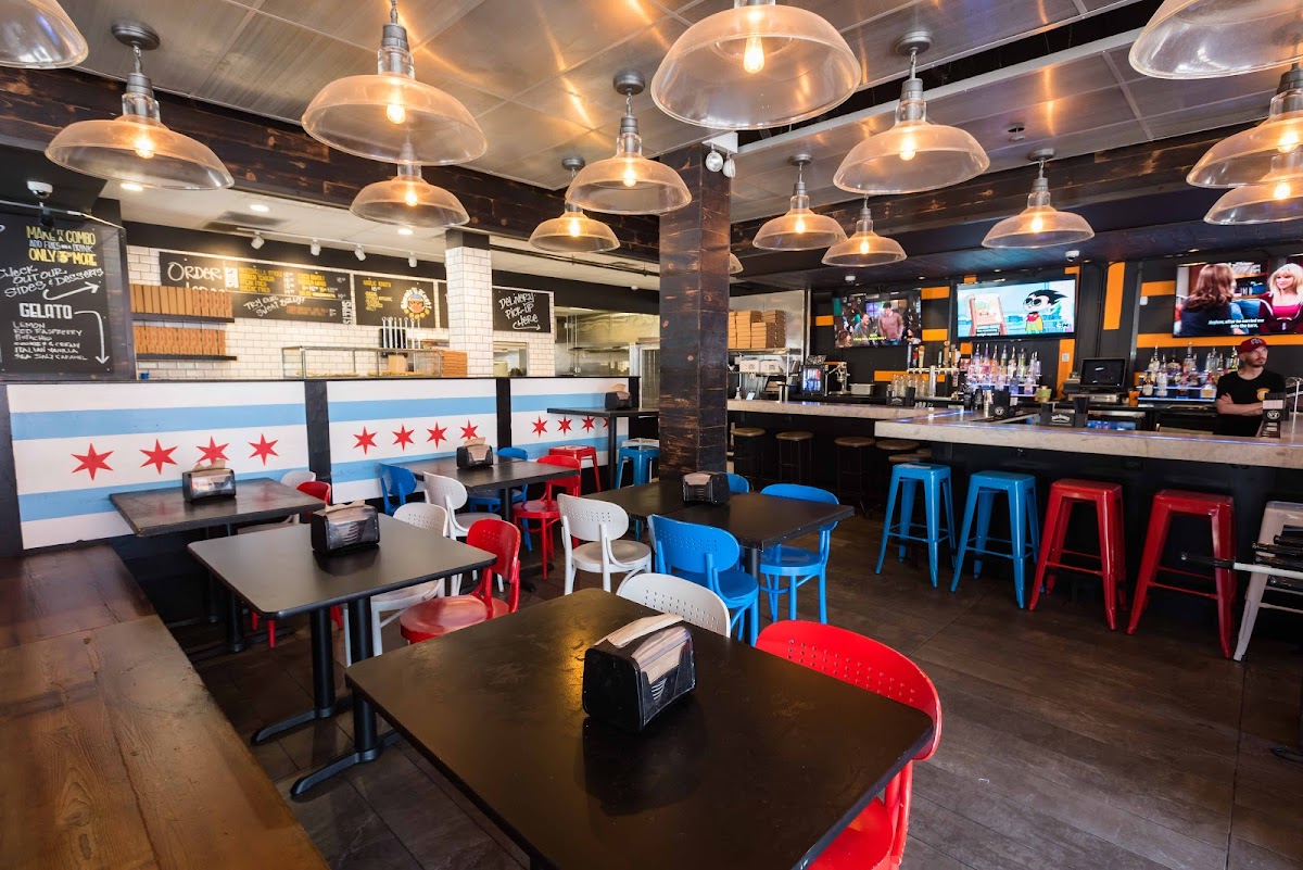 Cheesie's Pub & Grub - Lakeview